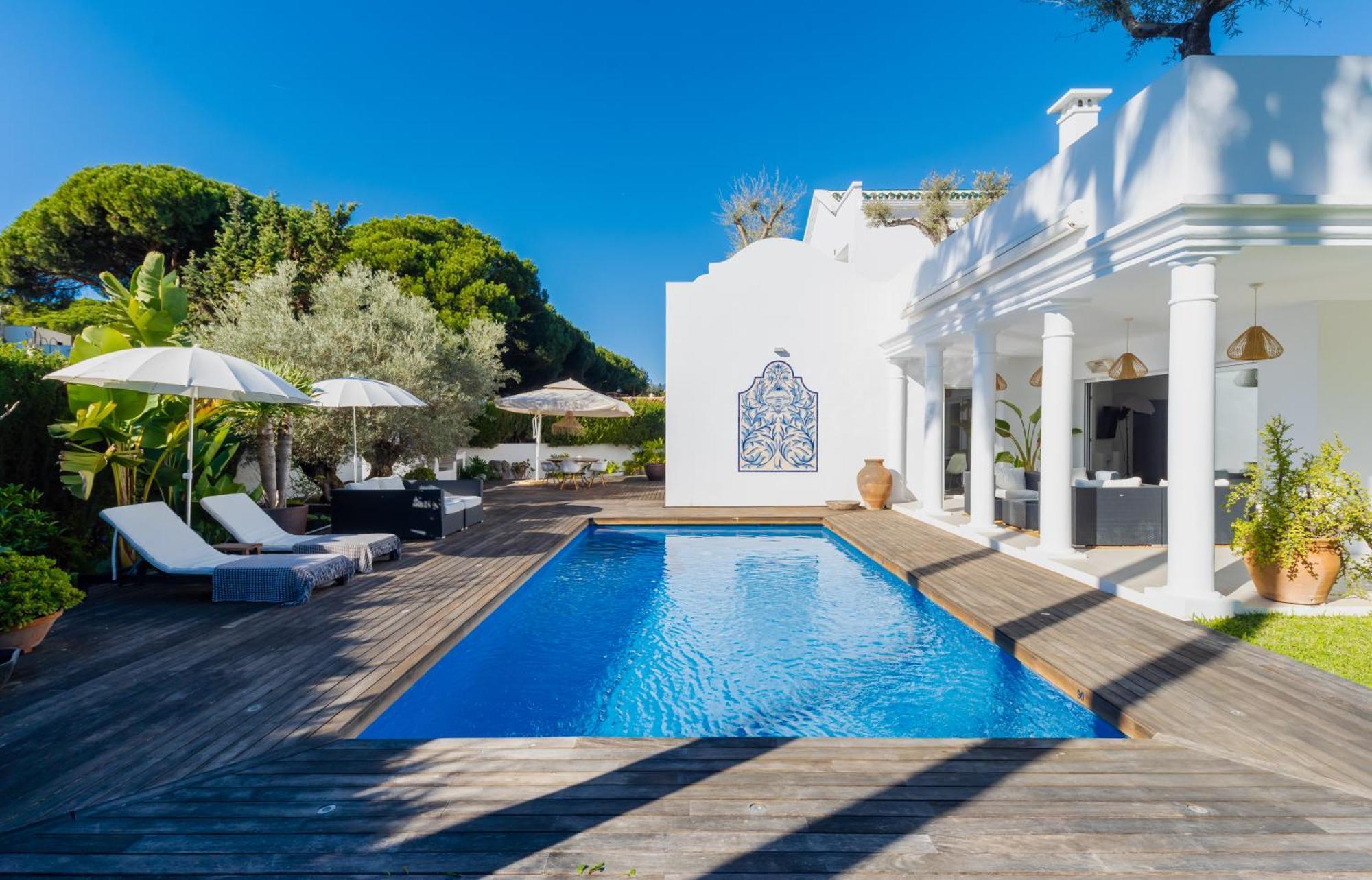 Unique Luxury Side With Heated Pool Villa *